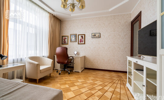 Продажа 4-комн квартиры на вторичном рынке Бассейная ул,  д. 27