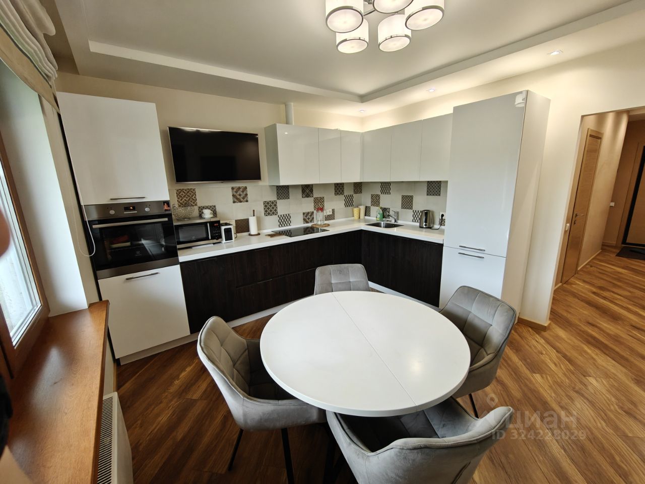 Продажа 2-комн квартиры на вторичном рынке Абрамцевская улица, 7