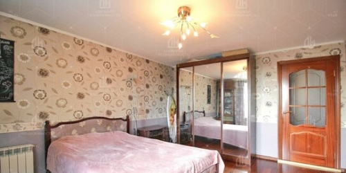3-комн квартира улица Бадаева,  д. 5