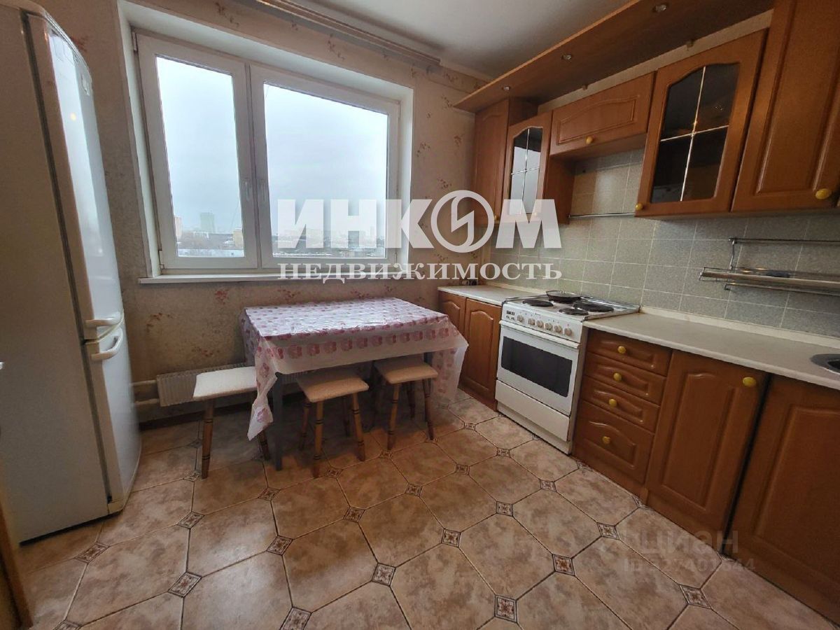 Продажа 3-комн квартиры на вторичном рынке улица Менжинского, 32К1
