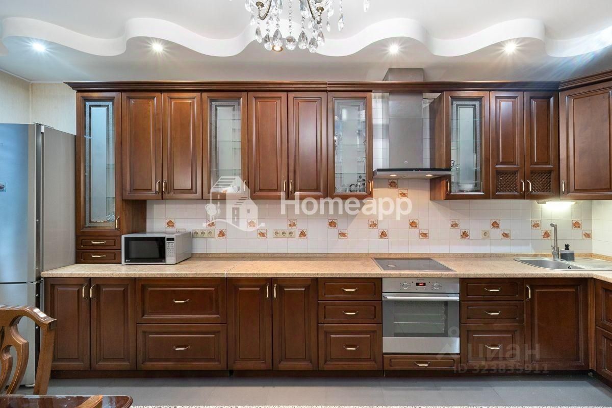 Продажа 4-комн квартиры на вторичном рынке улица Покрышкина, 8