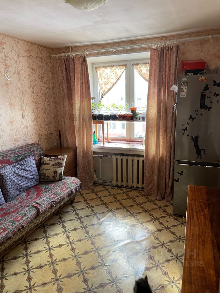 Продажа 3-комн квартиры на вторичном рынке Имени Морозова городской поселок, улица Хесина, 13