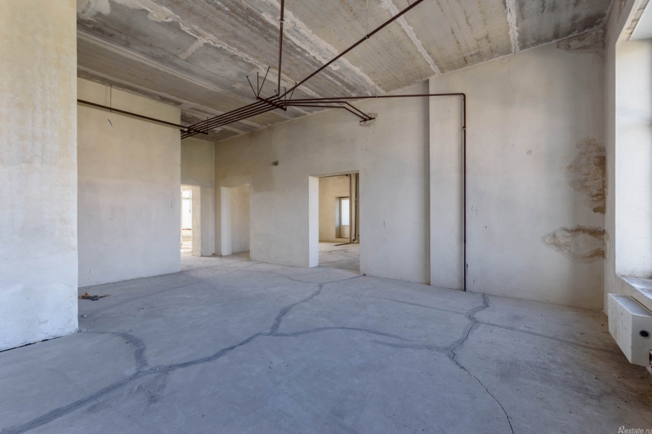 Продажа 4-комн квартиры на вторичном рынке Пархоменко пр-кт,  д. 19