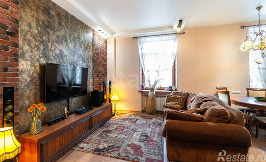 Продажа 3-комн квартиры на вторичном рынке Среднеохтинский проспект,  д. 2А