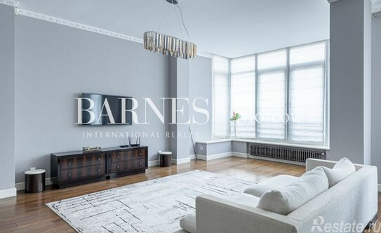 Аренда 3-комн квартиры на вторичном рынке Колобовский 1-й пер,  д. 14