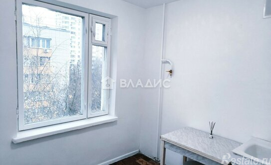 Продажа 3-комн квартиры на вторичном рынке Туристская улица,  д. 22 к1