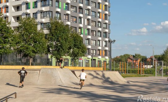 Продажа 1-комн квартиры на вторичном рынке улица Александры Монаховой,  д. 87 к2