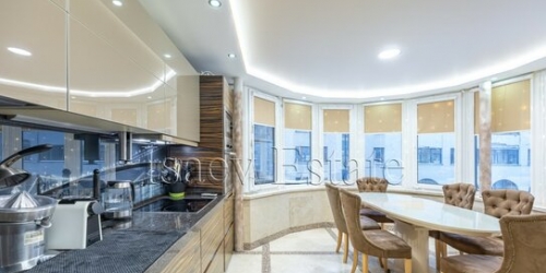 4-комн квартира Луков пер,  д. 8