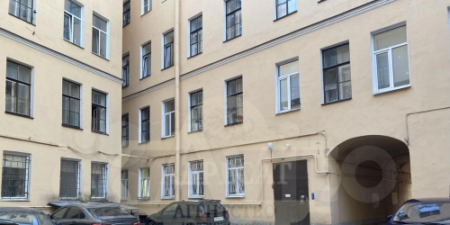 6-комн квартира Английский пр-кт,  д. 31