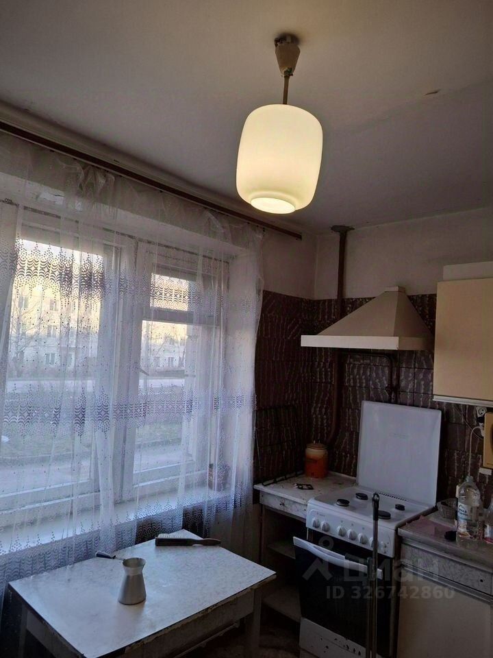 Продажа 3-комн квартиры на вторичном рынке Гатчина, Красноармейский проспект, 34