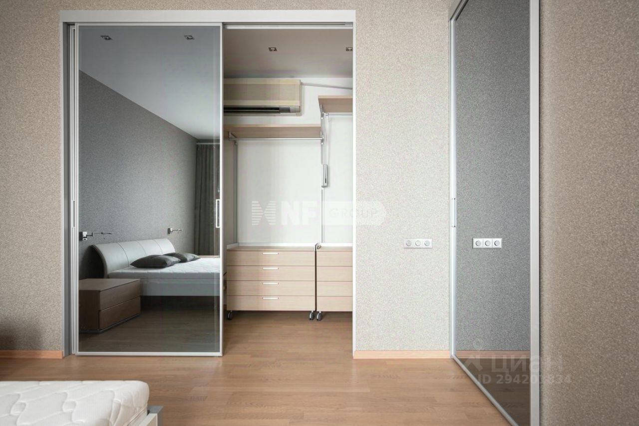 Продажа 3-комн квартиры на вторичном рынке Большая Морская улица, 4