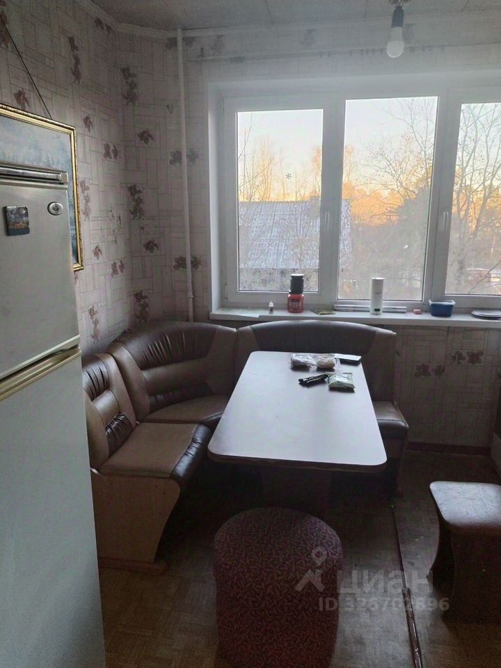 Продажа 2-комн квартиры на вторичном рынке Луга, проспект Кирова, 12