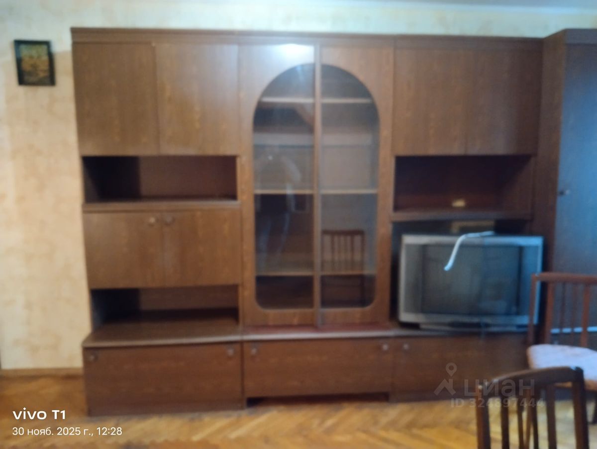 Аренда 3-комн квартиры на вторичном рынке Снежная улица,  д. 3А