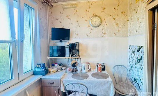 Продажа 3-комн квартиры на вторичном рынке Череповецкая улица,  д. 4