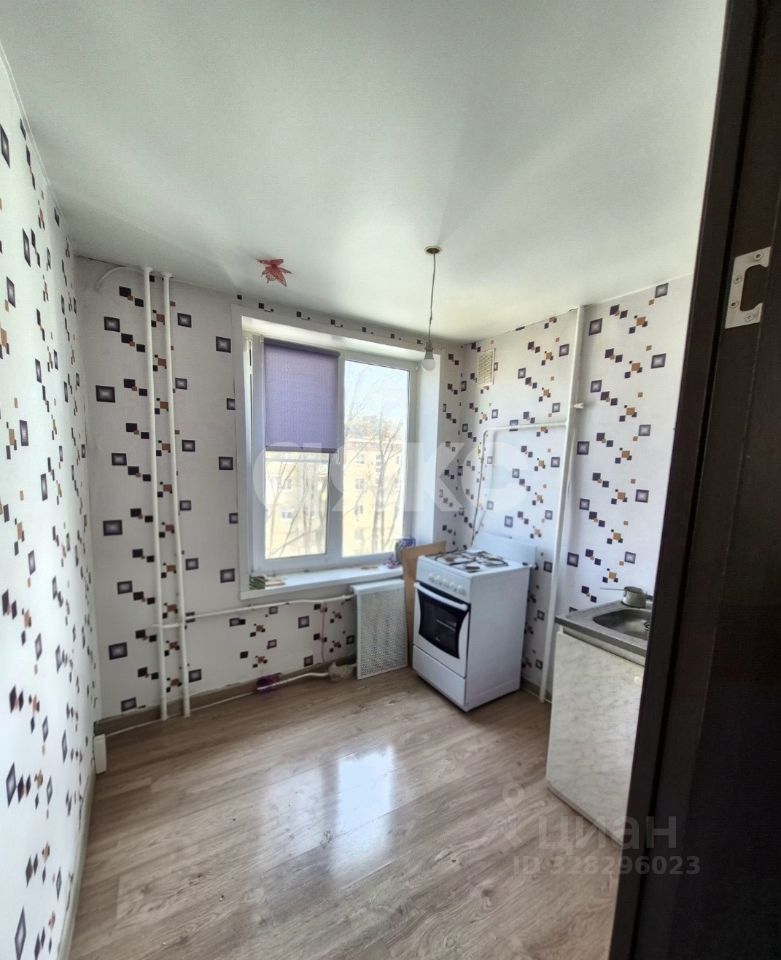 Продажа 1-комн квартиры на вторичном рынке Цемгигант мкр, улица Ленинская,  д. 19А