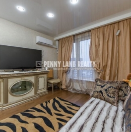 Продажа 3-комн квартиры на вторичном рынке улица Александры Монаховой,  д. 98 к1