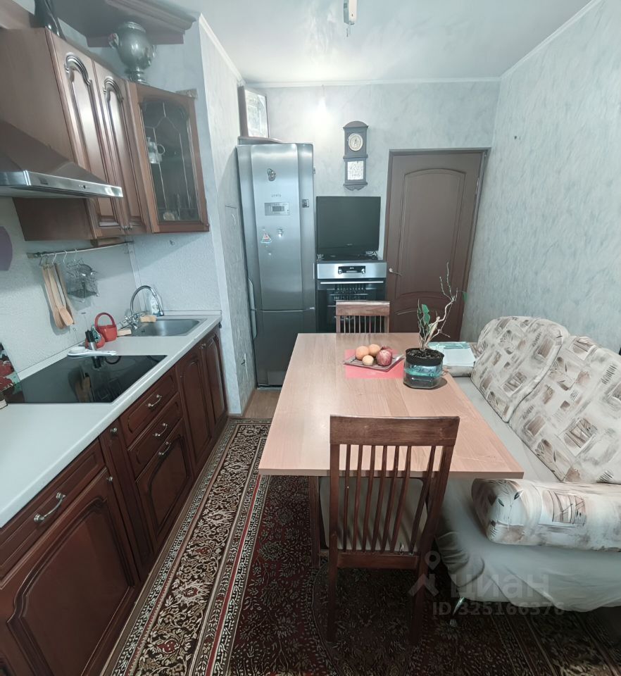 Продажа 3-комн квартиры на вторичном рынке Псковская улица, 9К2