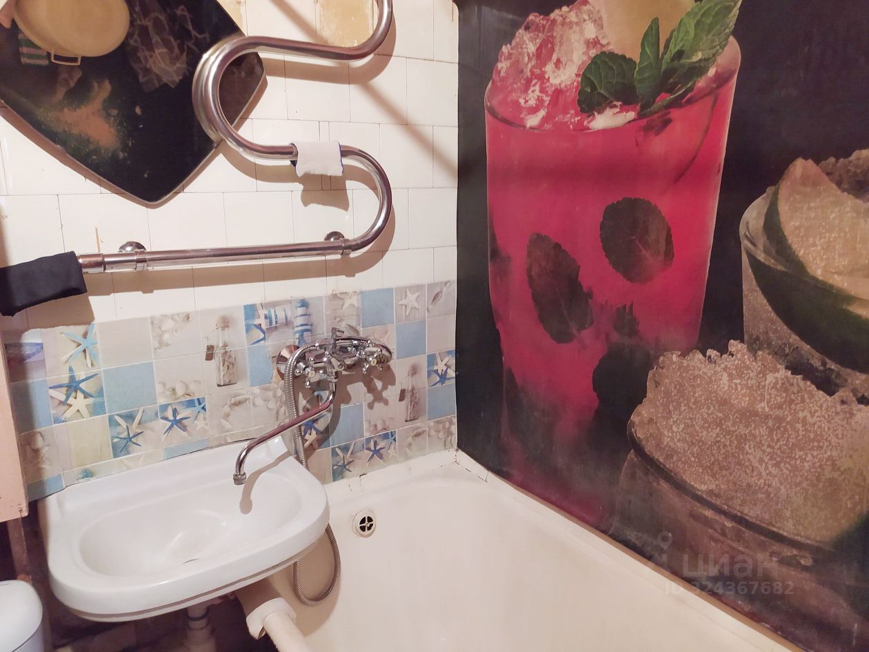 Продажа 2-комн квартиры на вторичном рынке улица Лени Голикова, 14