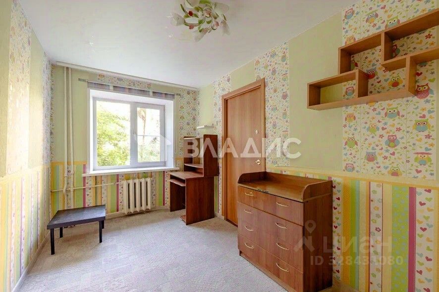 Продажа 2-комн квартиры на вторичном рынке Лобня, улица Калинина,  д. 8