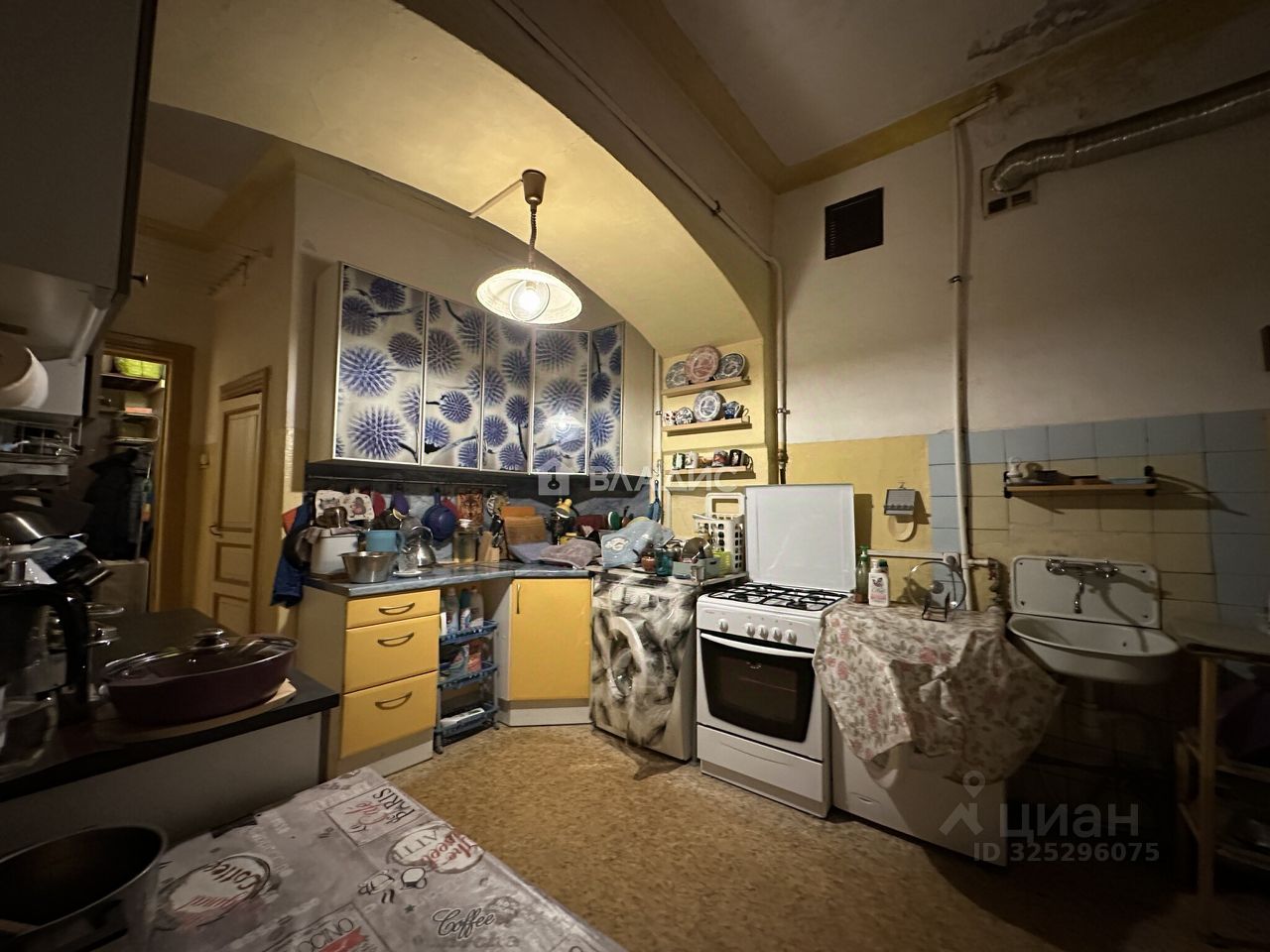 Продажа 6-комн квартиры на вторичном рынке Клинский проспект, 21