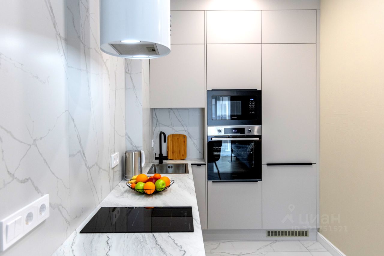 Продажа 2-комн квартиры на вторичном рынке улица Академика Королева, 13