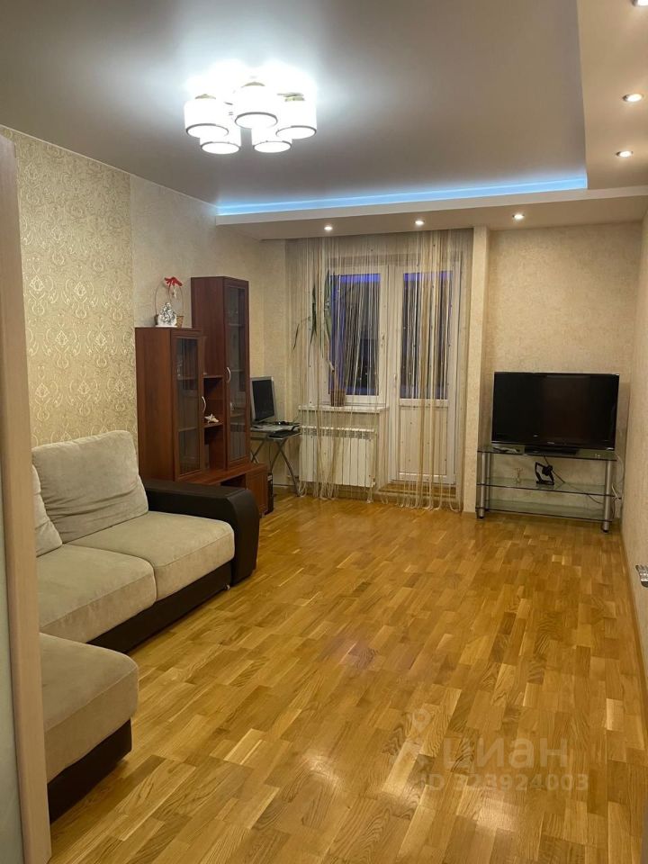 Аренда 2-комн квартиры на вторичном рынке Парашютная улица, 58