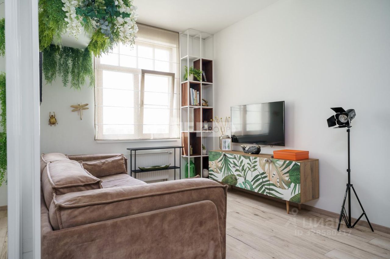 Продажа 4-комн квартиры на вторичном рынке улица Мира, 37