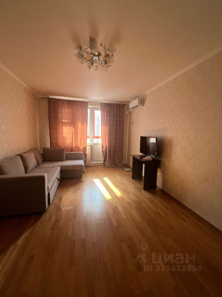 Продажа 2-комн квартиры на вторичном рынке с. Немчиновка, улица Связистов, 2