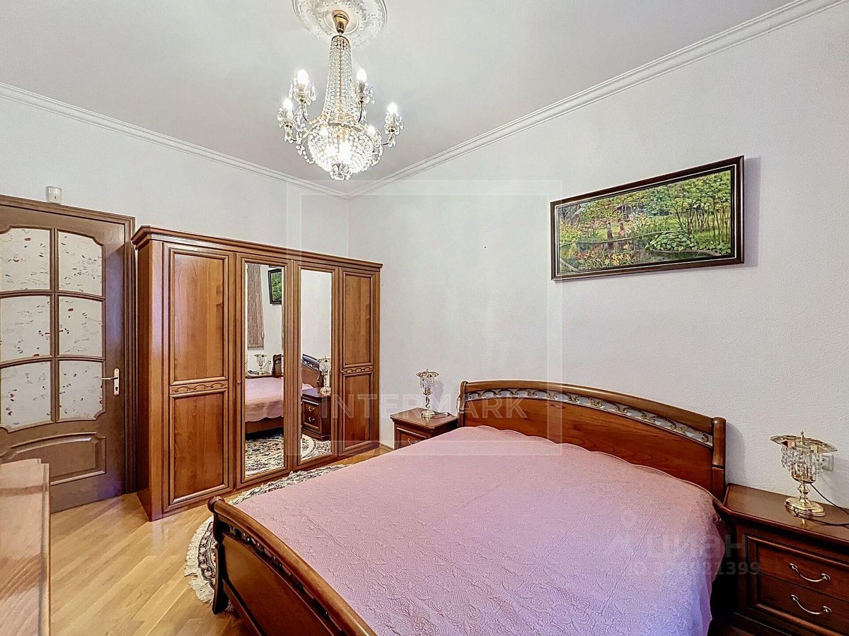 Аренда 2-комн квартиры на вторичном рынке Якиманка Б. ул,  д. 27