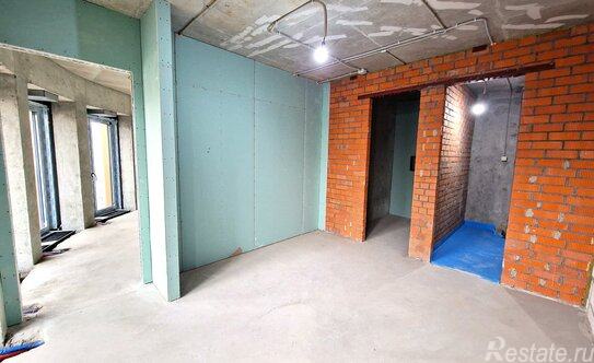 Продажа 4-комн квартиры на вторичном рынке Дружинниковская улица,  д. 15