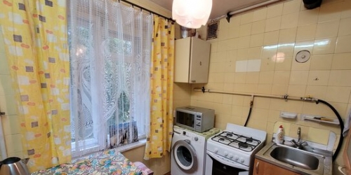 3-комн квартира Пушкин г, Ахматовская ул,  д. 25