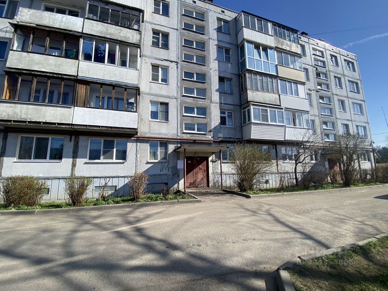 Продажа 2-комн квартиры на вторичном рынке Ломоносов, улица Жоры Антоненко, 12
