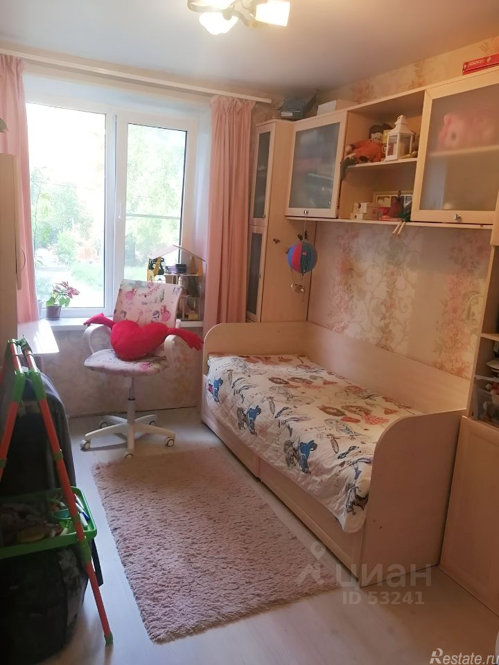 Продажа 3-комн квартиры на вторичном рынке Сходня, Первомайская улица,  д. 51