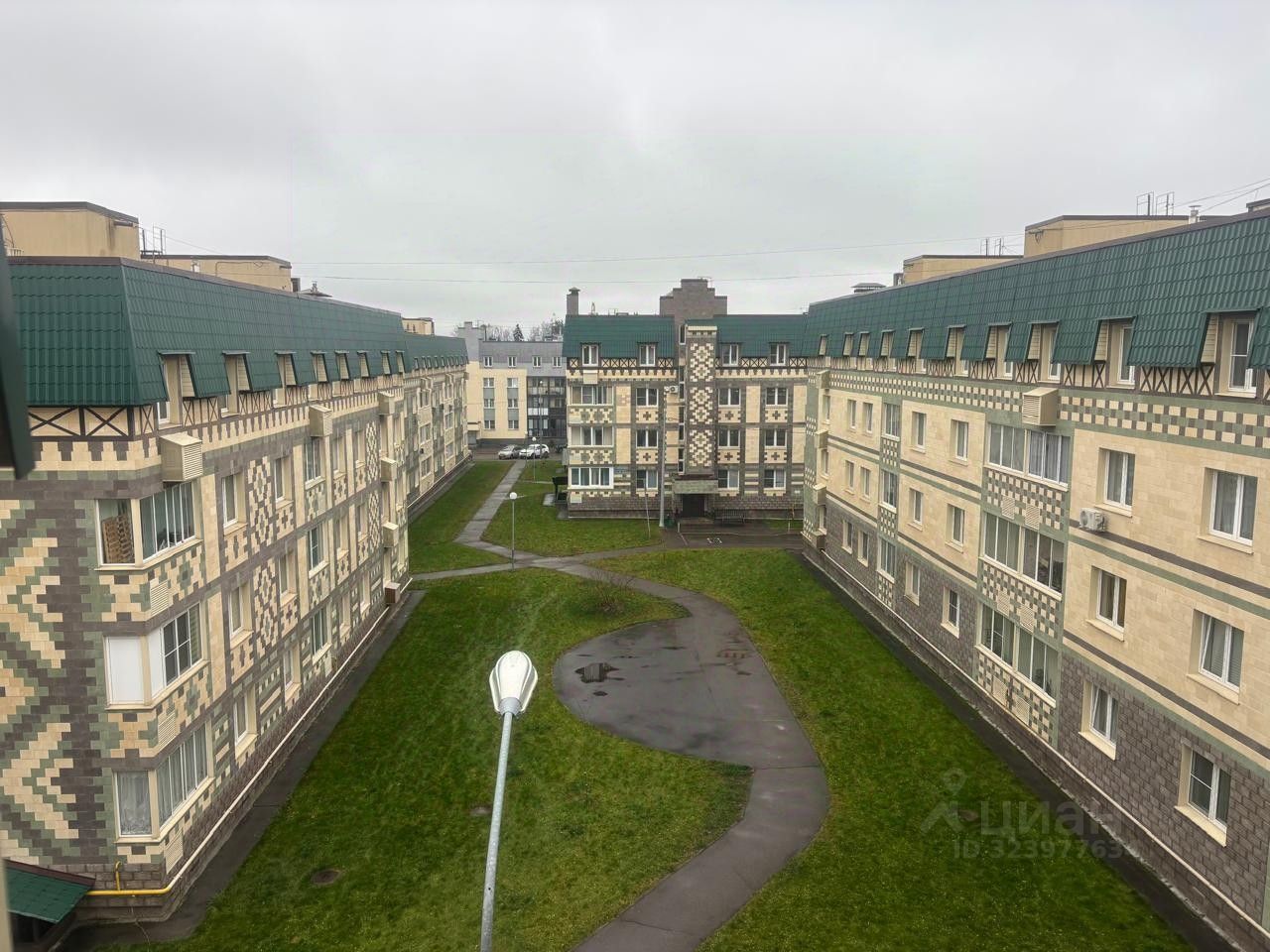 Продажа 2-комн квартиры на вторичном рынке МЖК Изумрудная Долина тер., д. Солманово, улица Лазурная, 18