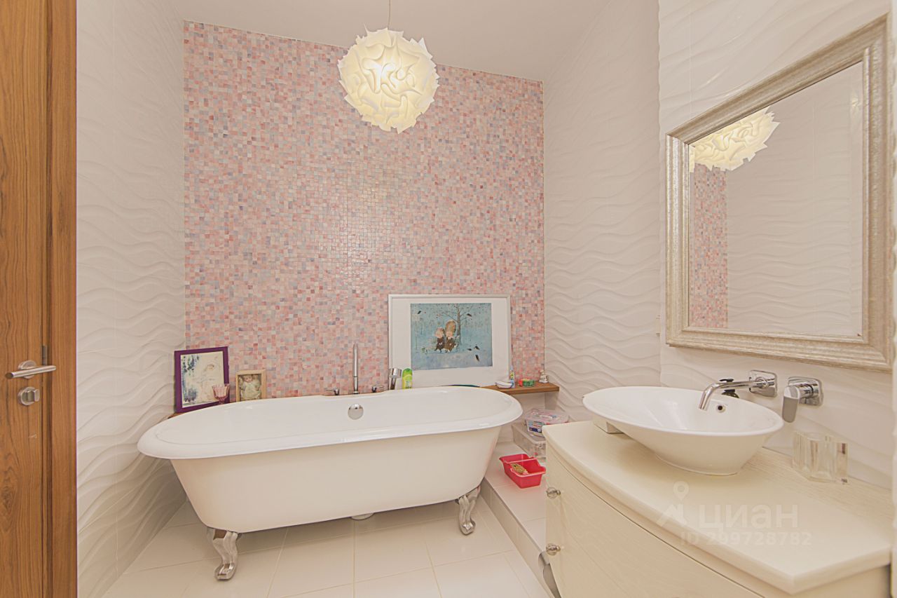 Продажа 6-комн квартиры на вторичном рынке улица Усачева, 2С3