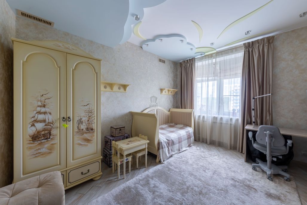 Продажа 4-комн квартиры на вторичном рынке Авиационная улица, 79К1