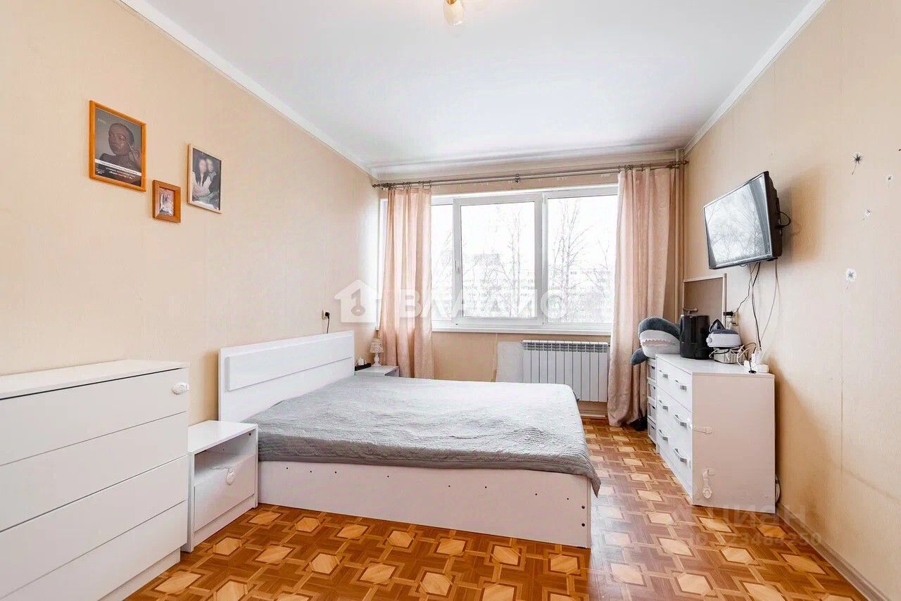 Продажа 3-комн квартиры на вторичном рынке улица Добровольцев, 18