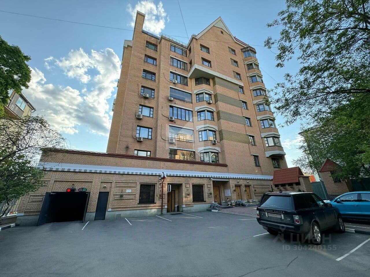 Продажа 6-комн квартиры на вторичном рынке Ксеньинский переулок, 3