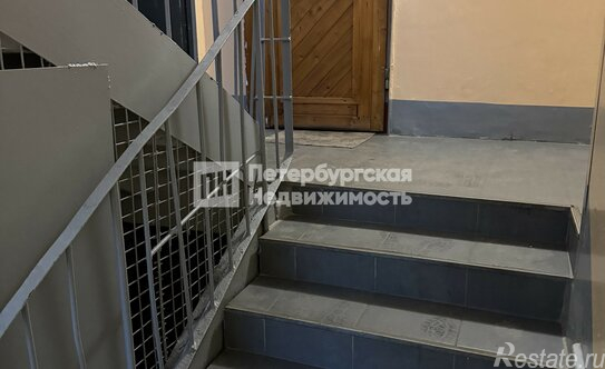 Продажа 2-комн квартиры на вторичном рынке улица Подвойского,  д. 28 к1