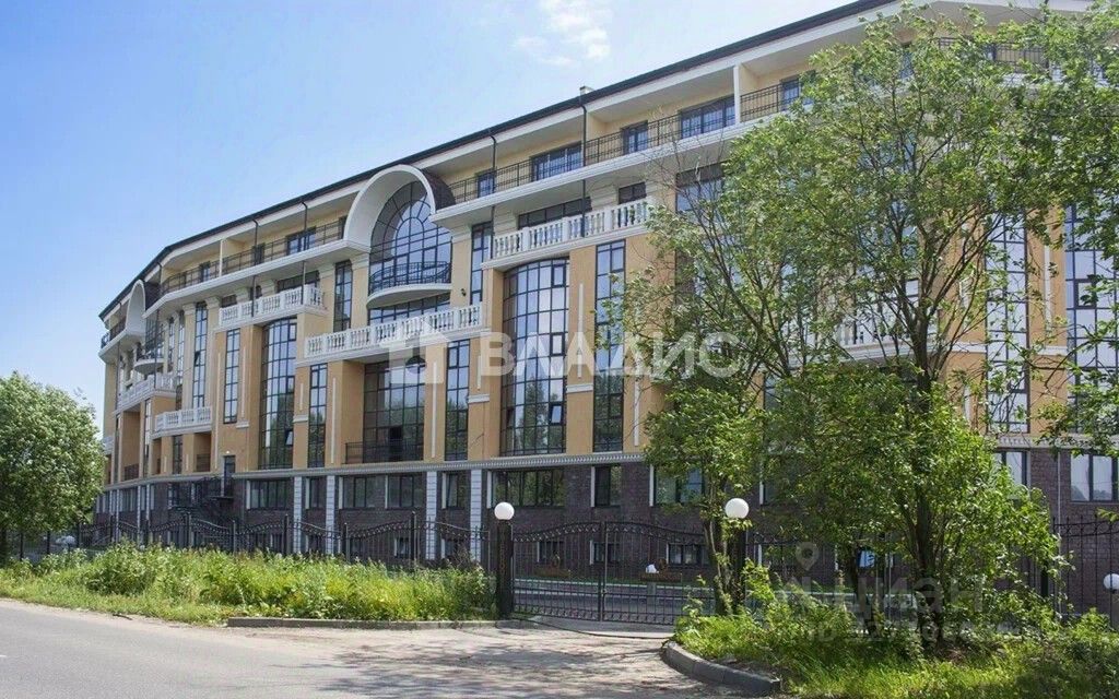 Продажа 5-комн квартиры на вторичном рынке д. Грибки, улица Адмиральская, 6с1