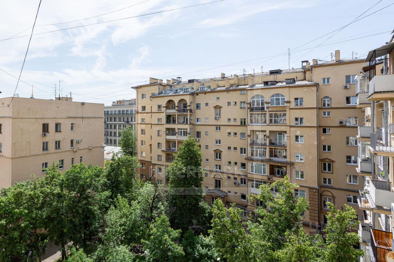 Продажа 3-комн квартиры на вторичном рынке Малая Никитская улица, 16/5
