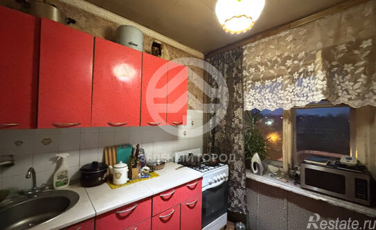 Продажа 3-комн квартиры на вторичном рынке 31 Октября, Молодёжная улица,  д. 11