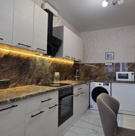 Продажа 2-комн квартиры на вторичном рынке ул Жемчужная,  д. 1,  к. 7