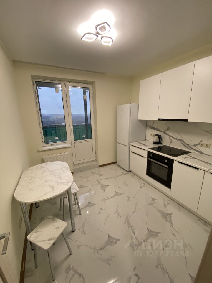 Аренда 1-комн квартиры на вторичном рынке с. Домодедово, улица Современников, 10