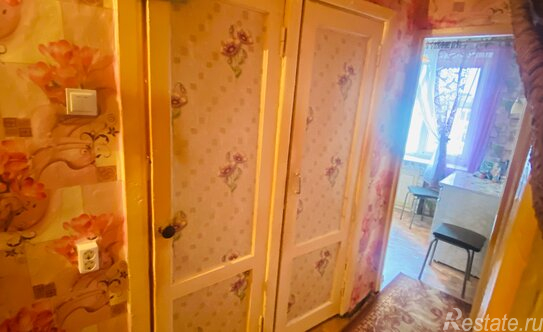 Продажа 2-комн квартиры на вторичном рынке Оредеж, улица Карла Маркса,  д. 12