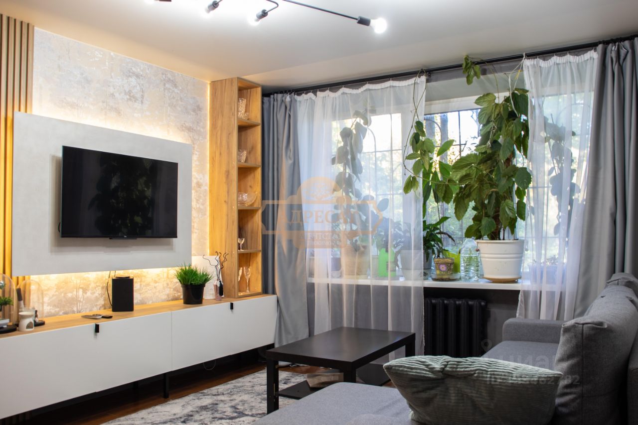 Продажа 3-комн квартиры на вторичном рынке улица Подвойского, 33к1