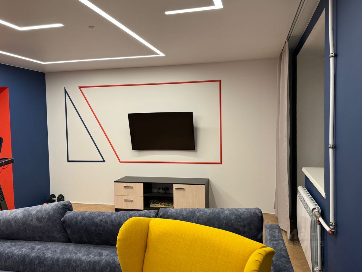 Продажа 3-комн квартиры на вторичном рынке Колпино, улица Металлургов, 4