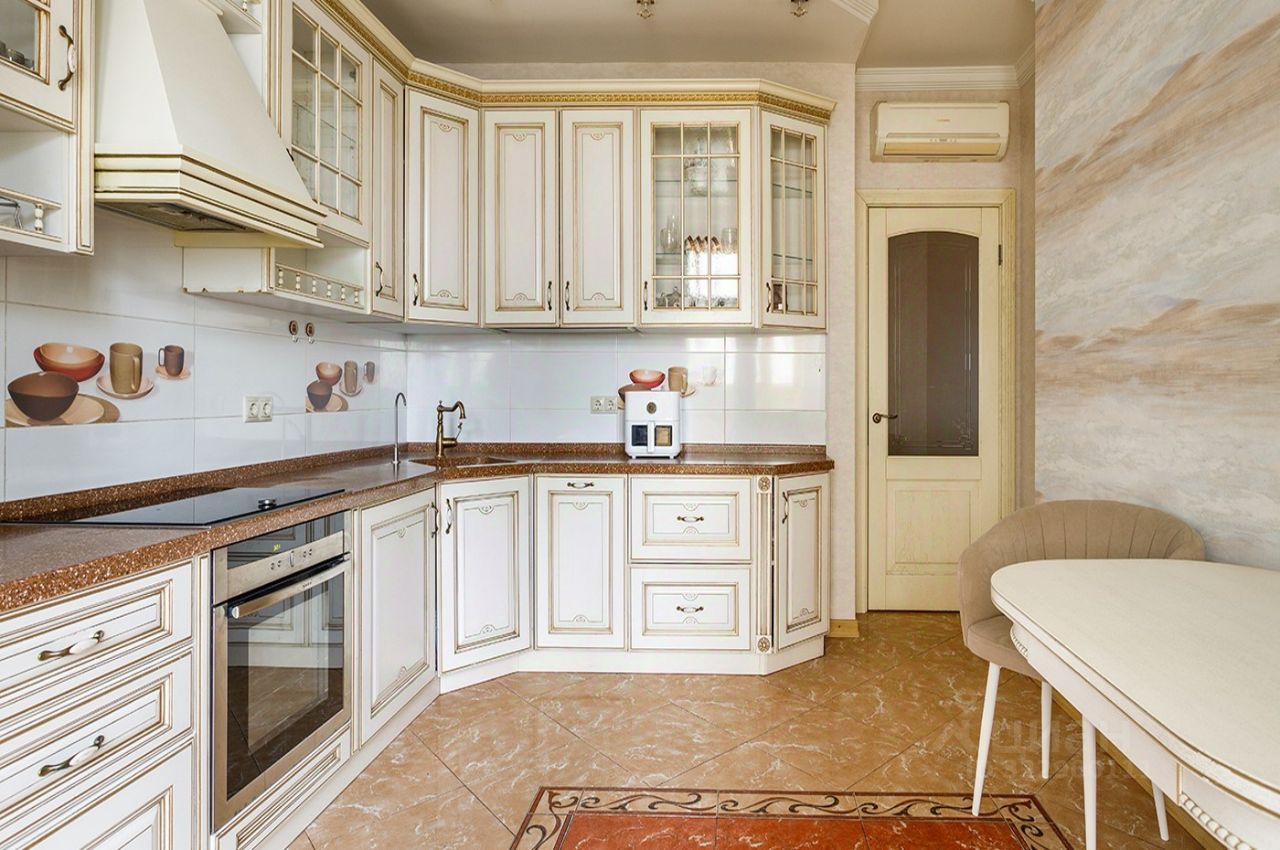 Продажа 2-комн квартиры на вторичном рынке Ломоносовский проспект, 25к2