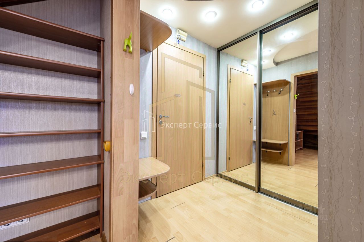 Продажа 3-комн квартиры на вторичном рынке Гатчина, улица Киргетова, 5