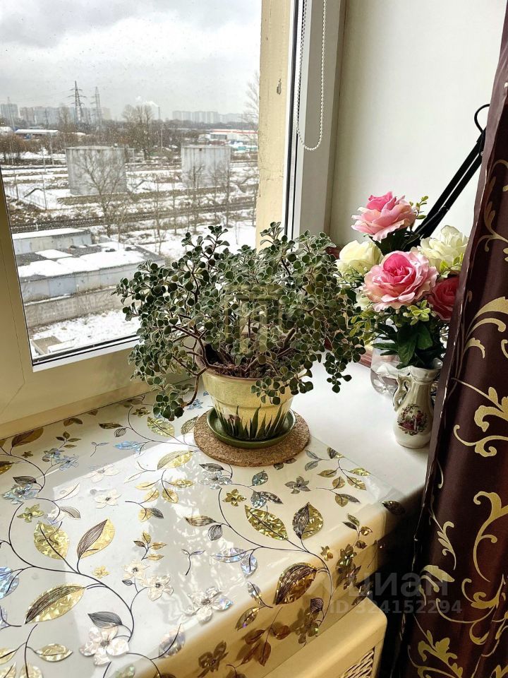 Продажа 1-комн квартиры на вторичном рынке улица Руставели, 37